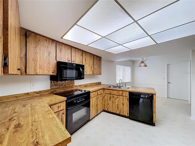 $429,900 | 16127 Gardendale Drive, Tampa, FL 33624