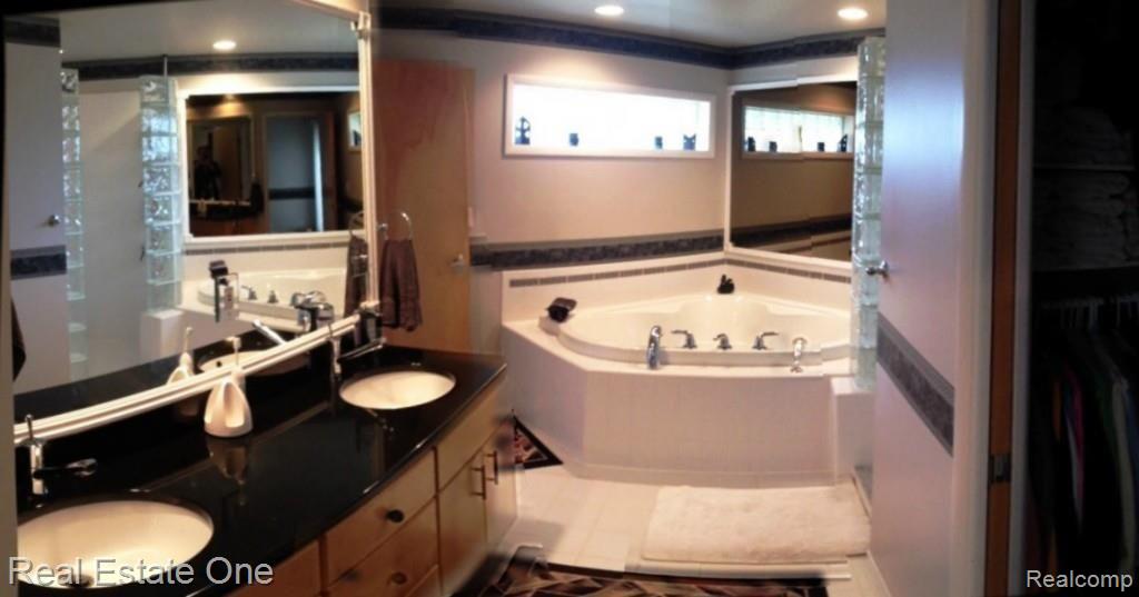 2450 Lake George Road Leonard, MI 48367 - Photo 22 of 65