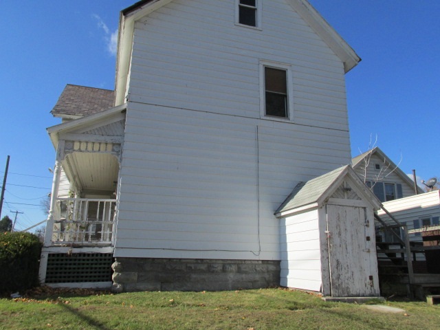 90 Forest Street Rutland, VT 05701 - Photo 3 of 21