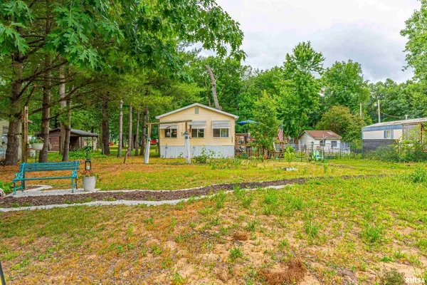 $69,900 | 5567 Patterson Bay Road, Bath, IL 62617