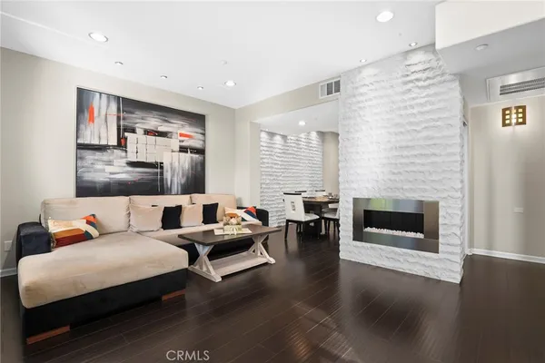 $929,000 | 879 Michigan Boulevard, Unit G, Pasadena, CA 91107