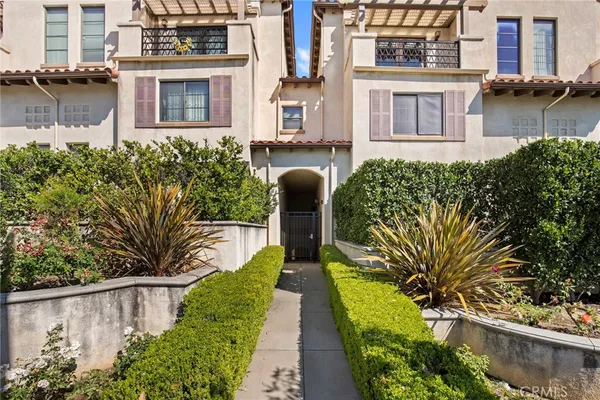 $929,000 | 879 Michigan Boulevard, Unit G, Pasadena, CA 91107