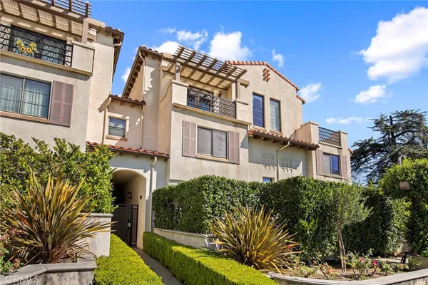 $929,000 | 879 Michigan Boulevard, Unit G, Pasadena, CA 91107