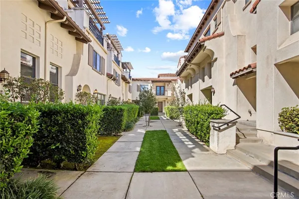 $929,000 | 879 Michigan Boulevard, Unit G, Pasadena, CA 91107