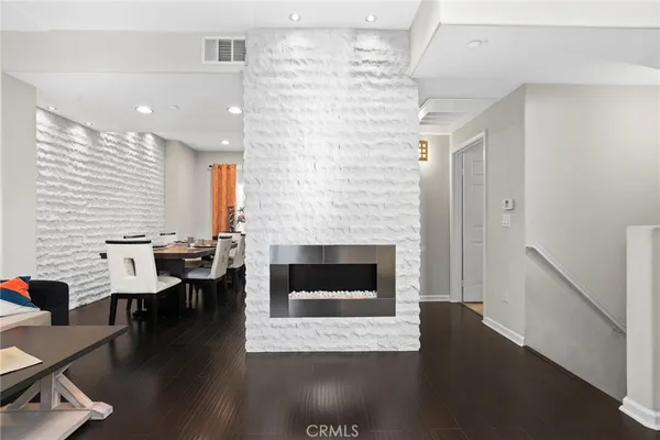 $929,000 | 879 Michigan Boulevard, Unit G, Pasadena, CA 91107