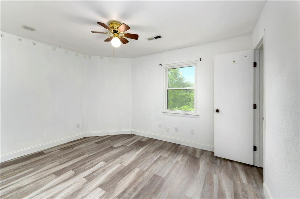 230 Southwest Pinetree Lane Lee's Summit, MO 64063 - Photo 15 of 31
