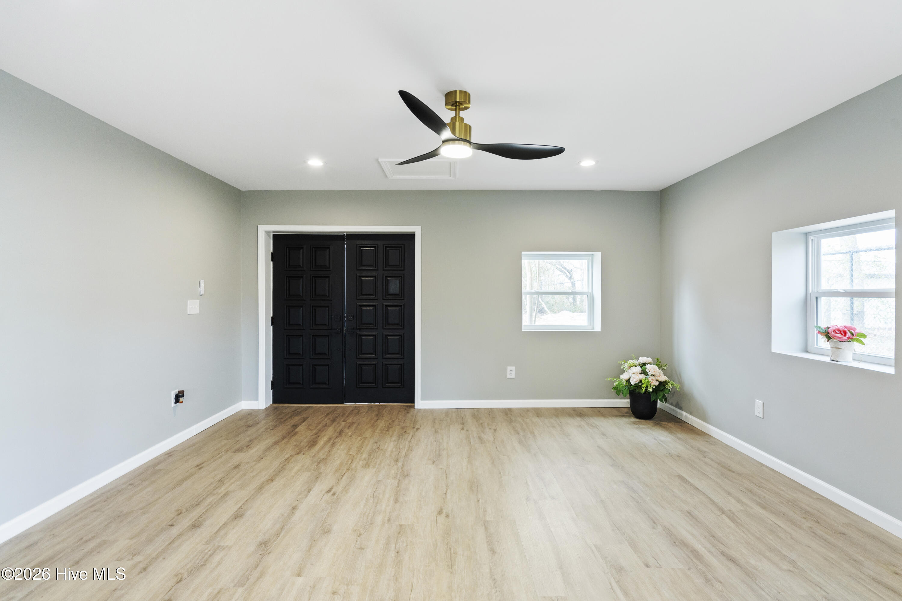 155 Bryan Road Wilmington, NC 28412 - Photo 15 of 50 Living Room/Kitchen 9