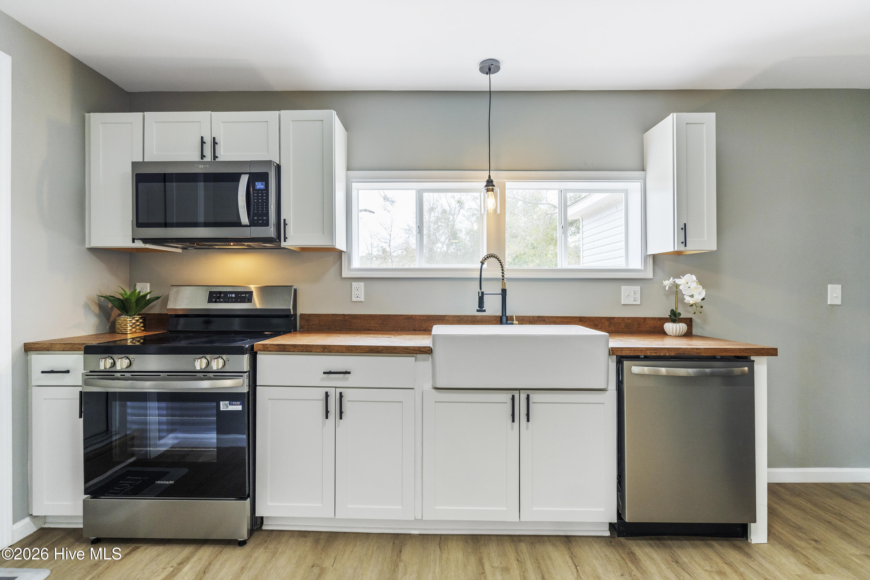 155 Bryan Road Wilmington, NC 28412 - Photo 22 of 50 Kitchen