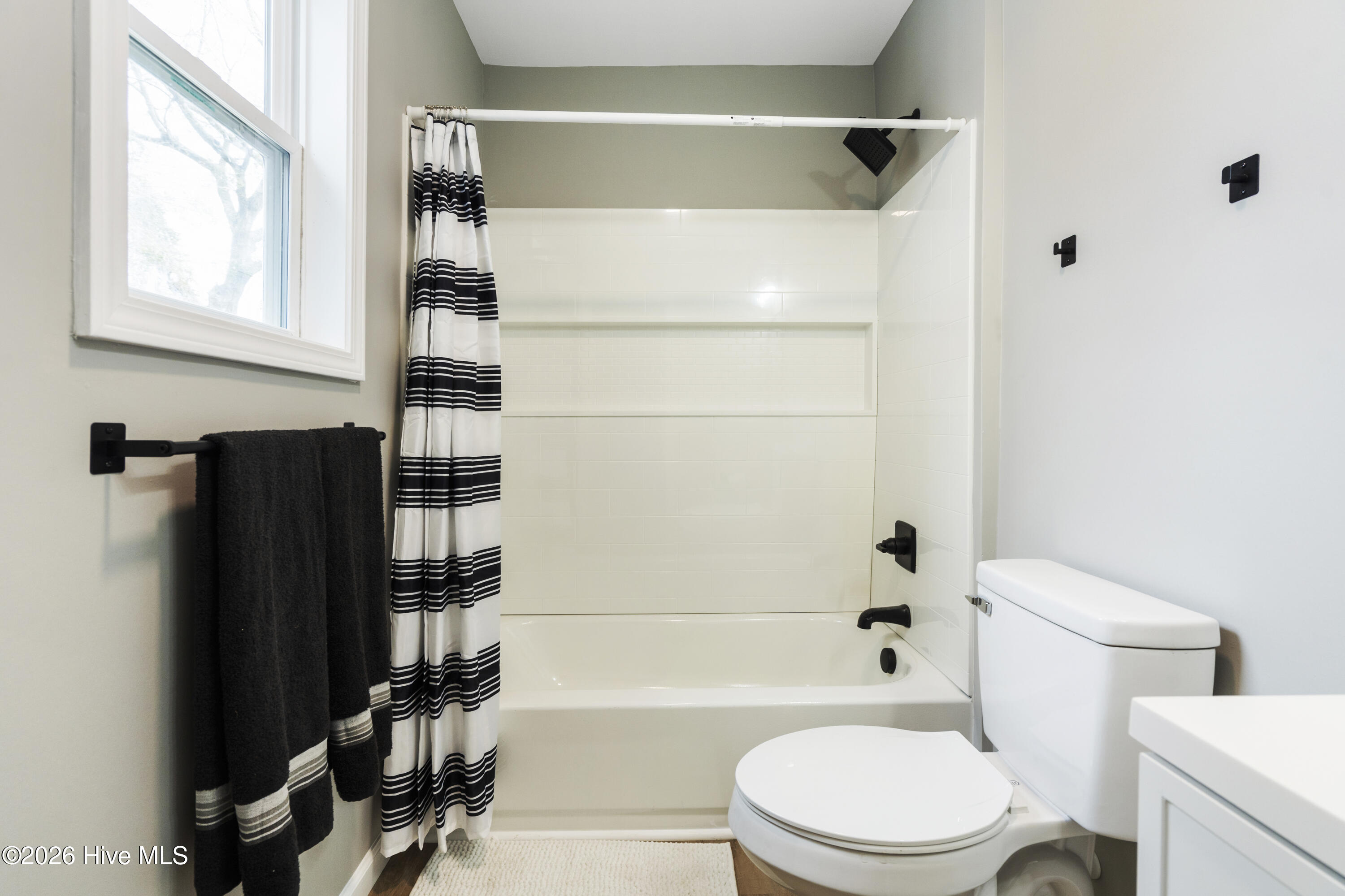 155 Bryan Road Wilmington, NC 28412 - Photo 36 of 50 guest bathroom