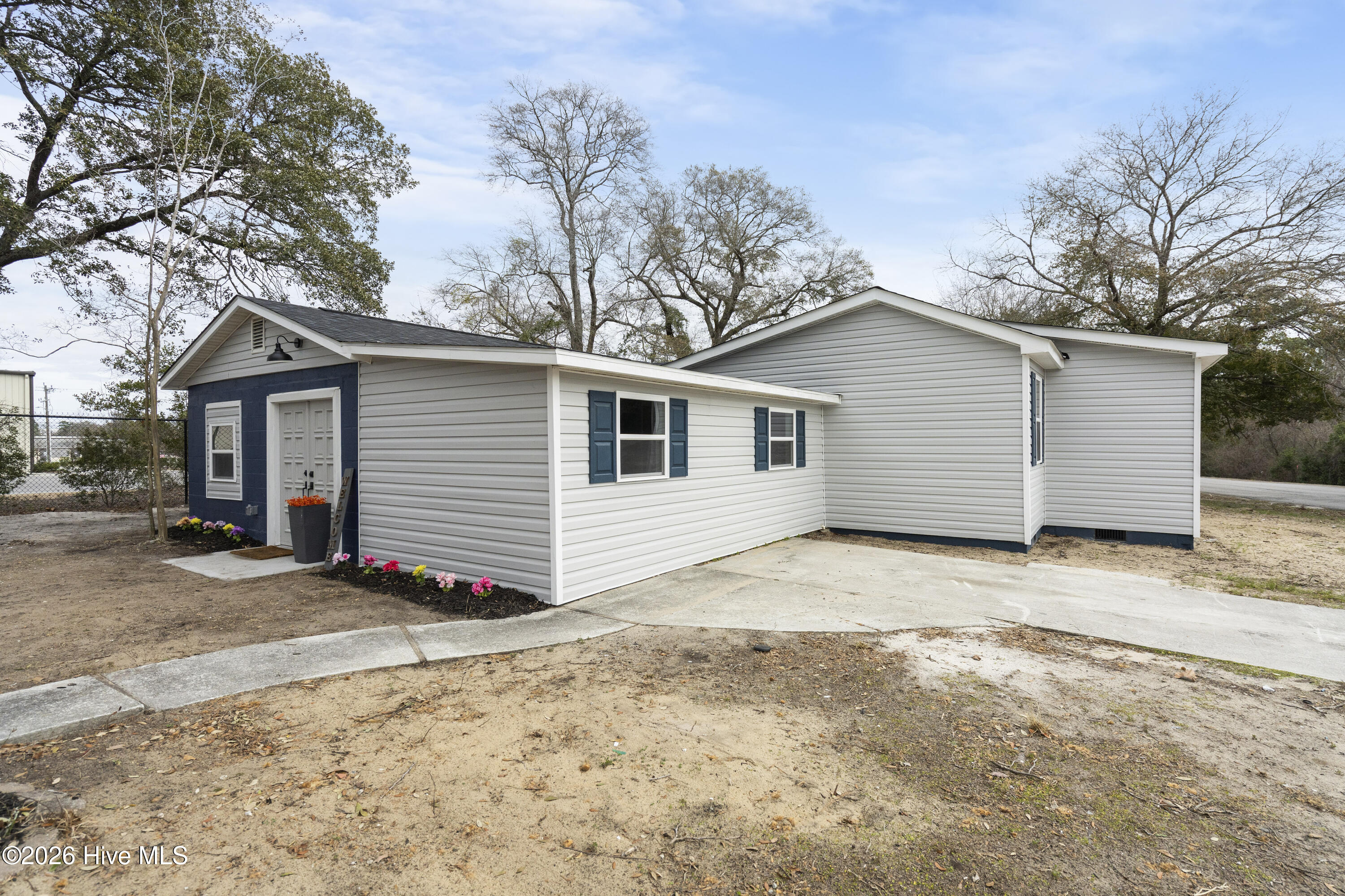 155 Bryan Road Wilmington, NC 28412 - Photo 5 of 50 Front of Home