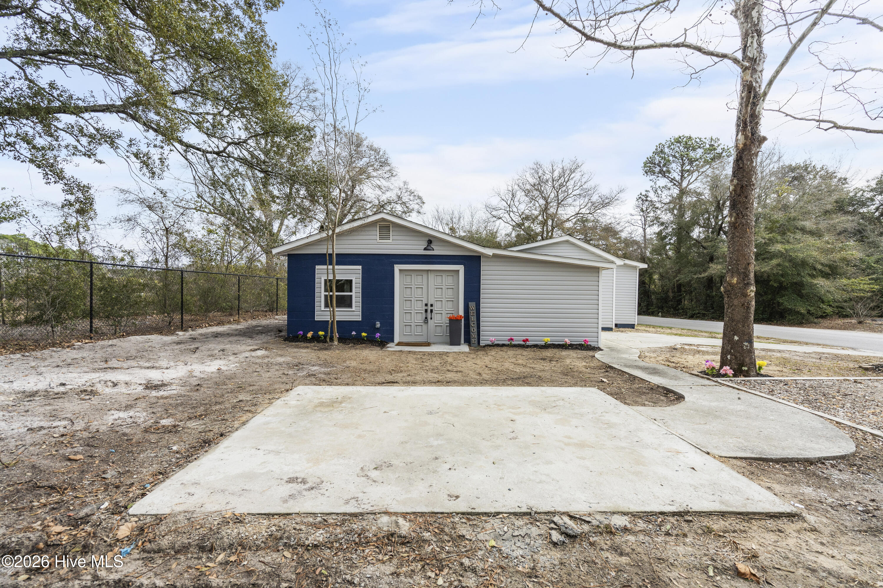 155 Bryan Road Wilmington, NC 28412 - Photo 9 of 50 Front of Home