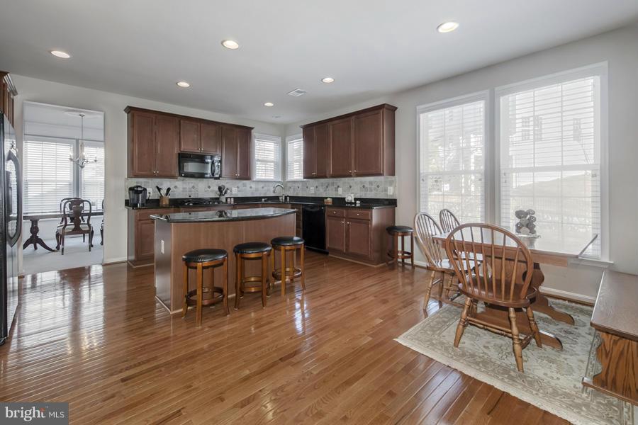 9306 Castle Hill Road Springfield, VA 22153 - Photo 8 of 30 Kitchen