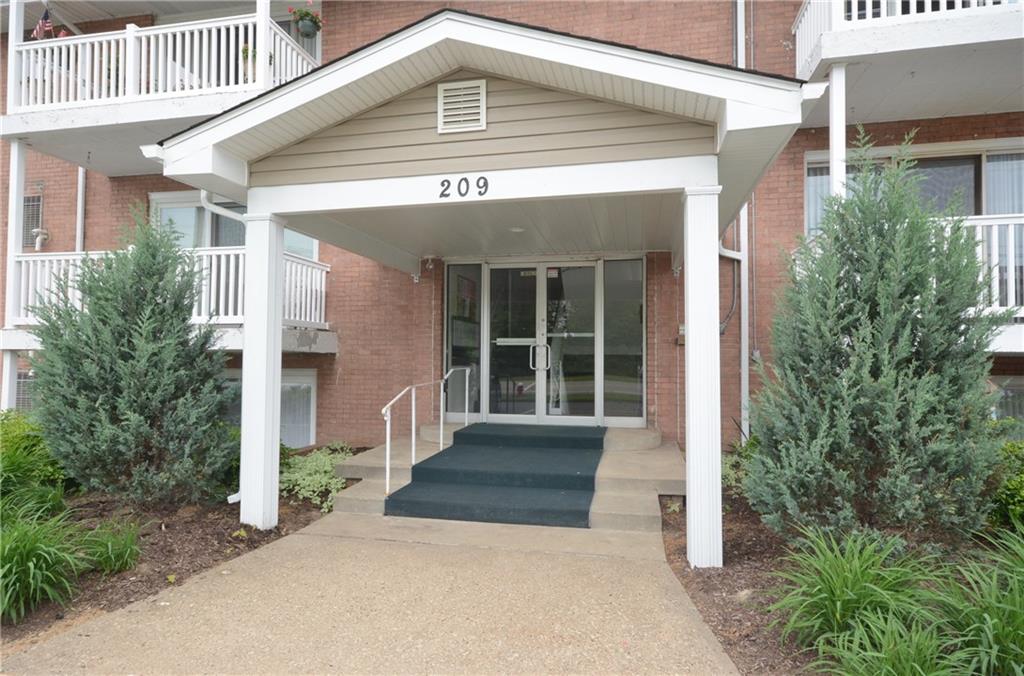 209 Coraopolis Road, Unit D12 Coraopolis, PA 15108 - Photo 2 of 23 Gallery Image 2