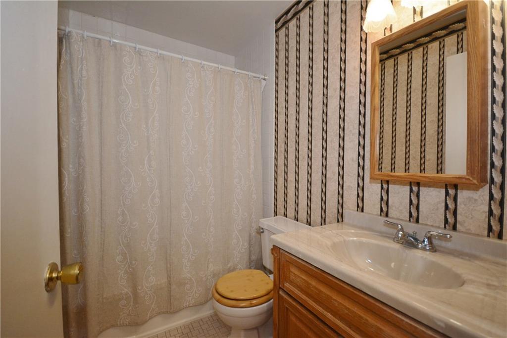 209 Coraopolis Road, Unit D12 Coraopolis, PA 15108 - Photo 16 of 23 Gallery Image 16