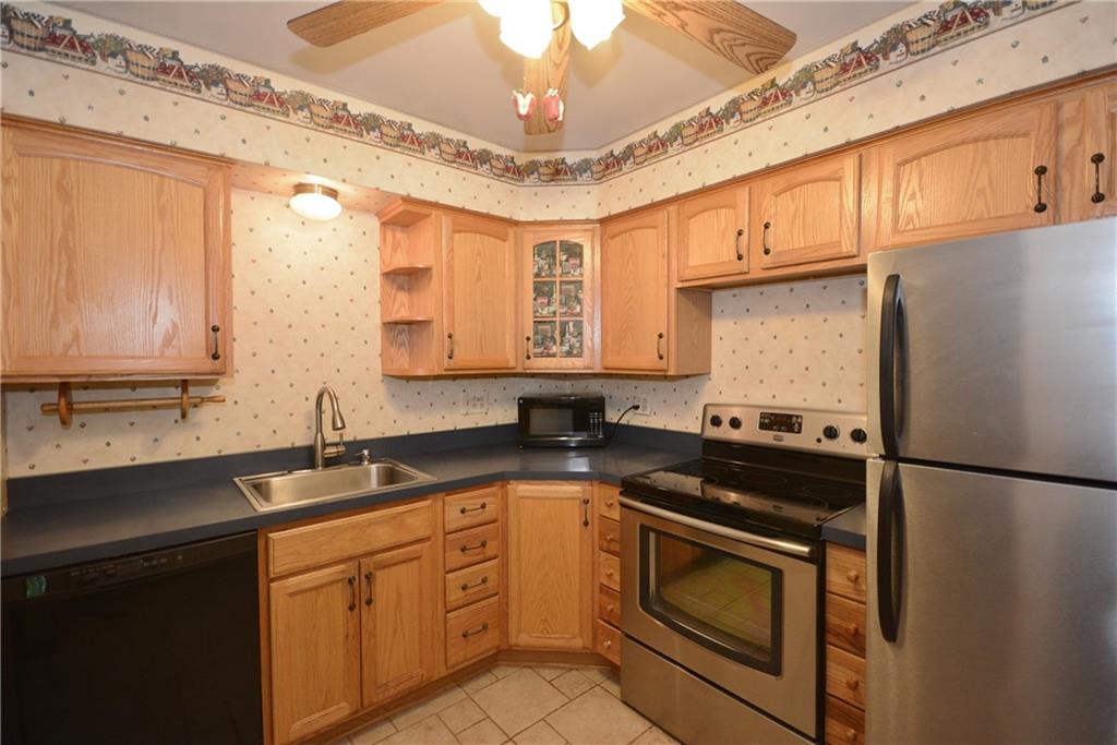 209 Coraopolis Road, Unit D12 Coraopolis, PA 15108 - Photo 10 of 23 Gallery Image 10