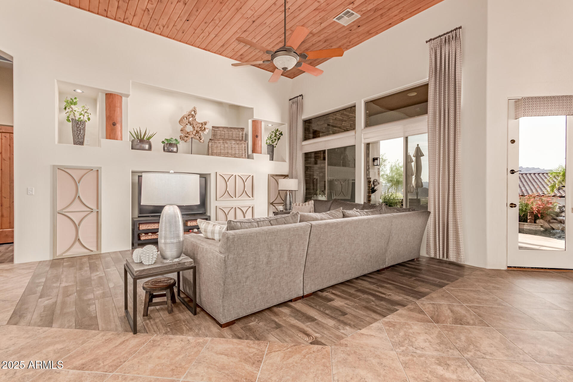 4317 North Brighton Circle Mesa, AZ 85207 - Photo 11 of 76 19 - Brighton