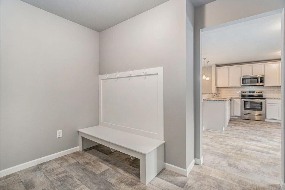 2803 Riley Ridge Road Holland, MI 49424 - Photo 11 of 37 SOS036-i1835-Mudroom