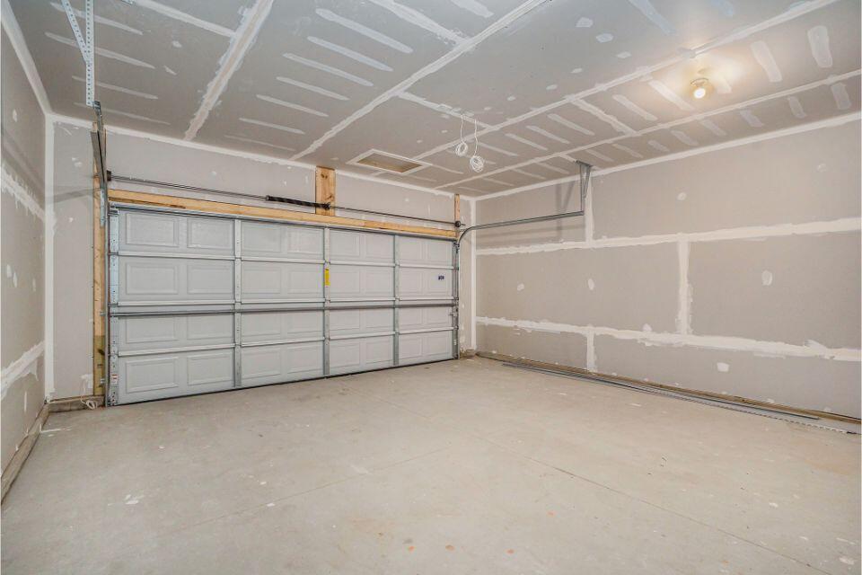 2803 Riley Ridge Road Holland, MI 49424 - Photo 24 of 37 SOS036-i1835-Garage
