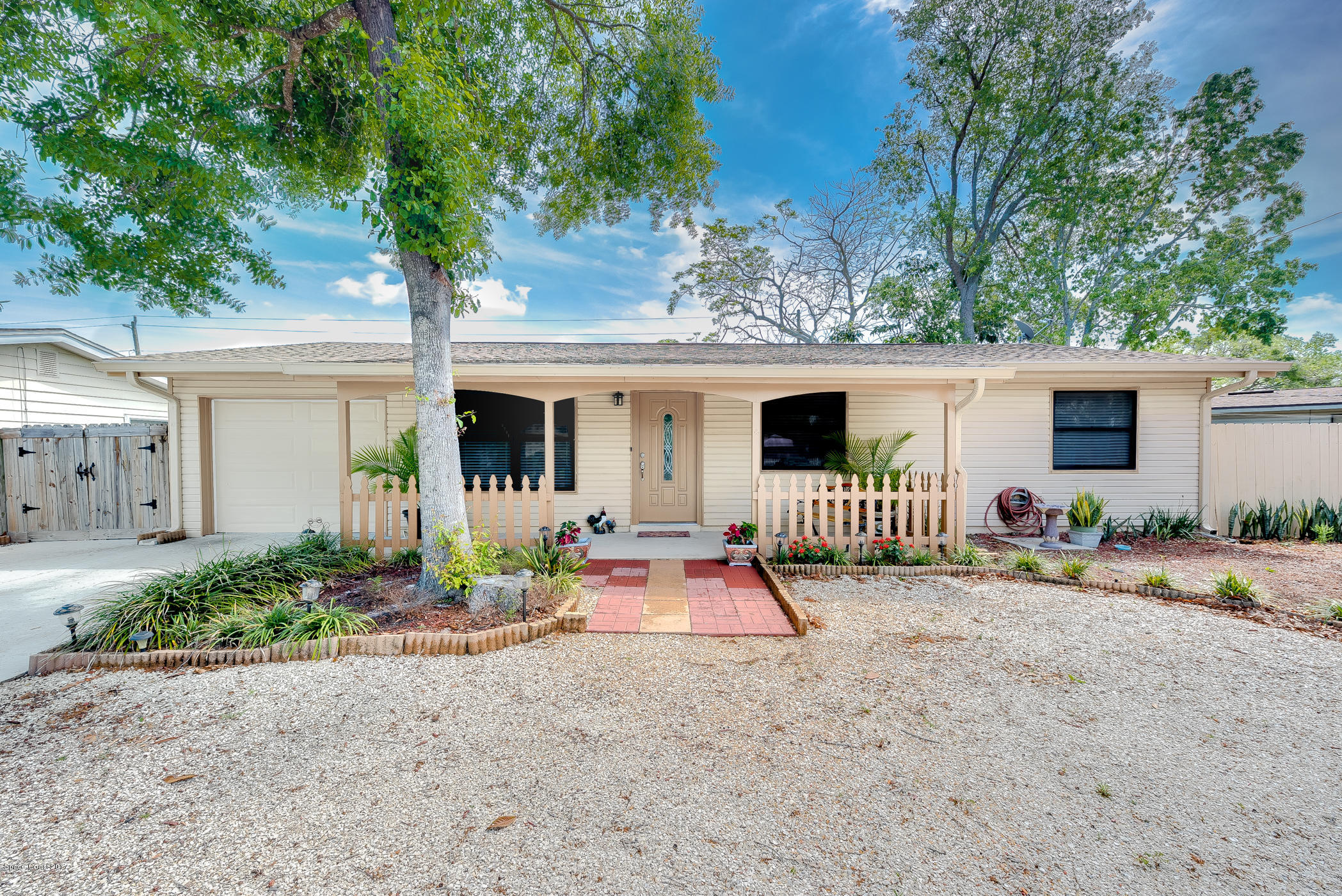 4241 Wellington Road Melbourne, FL 32935 - Photo 1 of 14 4241 Wellington-1