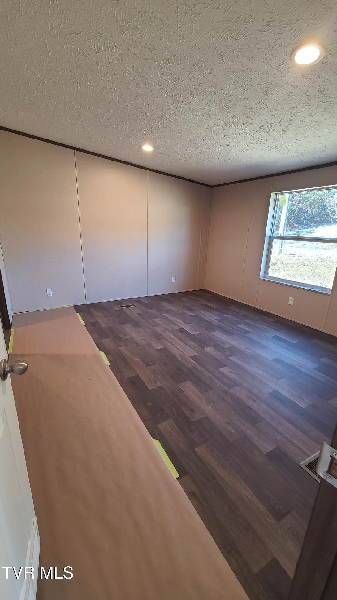 251 Bellebrook Road Bristol, TN 37620 - Photo 4 of 11 BEDROOM 1