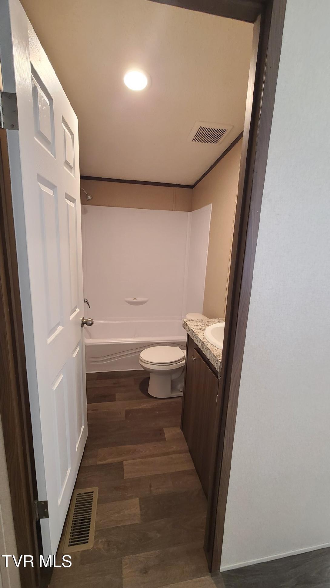 251 Bellebrook Road Bristol, TN 37620 - Photo 9 of 11 BATHROOM 2