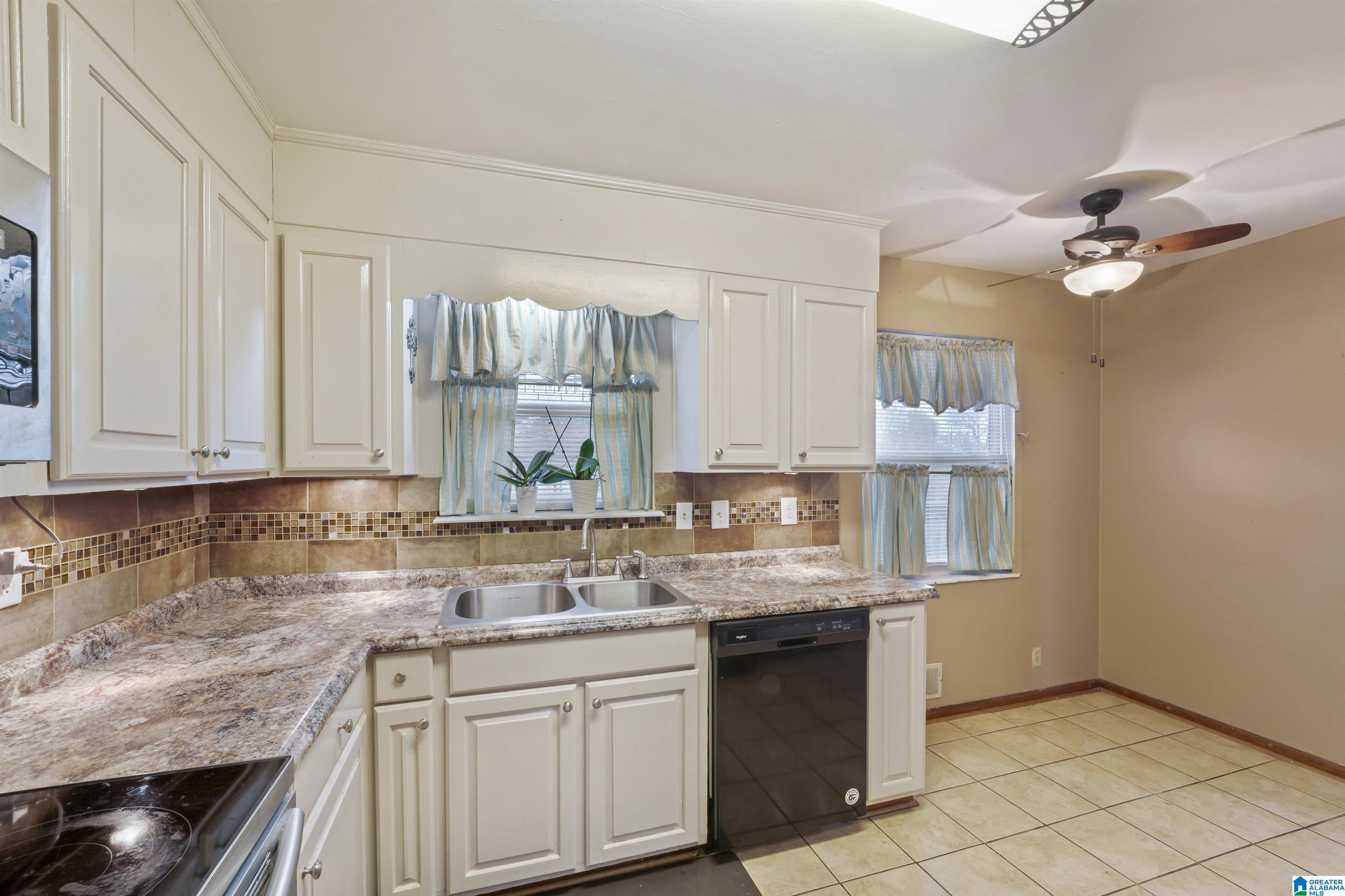 25 Cambridge Road Bessemer, AL 35023 - Photo 8 of 37