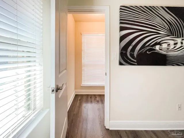 a black and white photo of a room