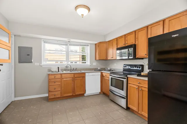 $1,800 | 617 Case Place, Unit 2, Evanston, IL 60202