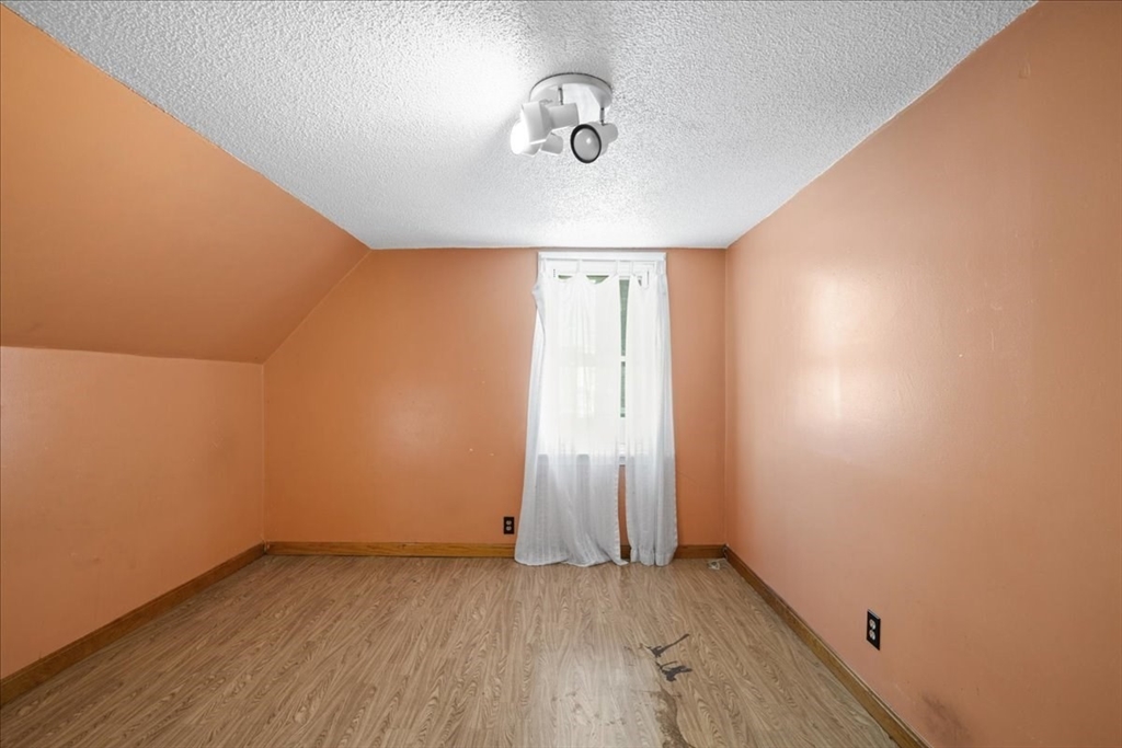 52 Harrison Street Worcester, MA 01604 - Photo 31 of 38