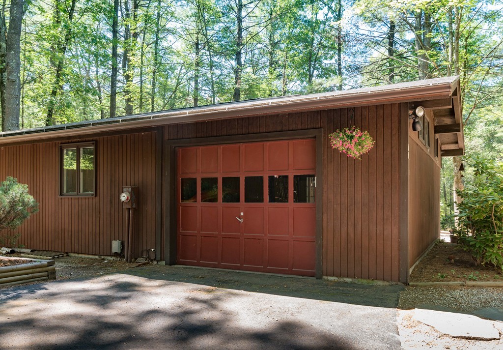 70 Stony Hill Road Amherst, MA 01002 - Photo 8 of 22 a front view of a house