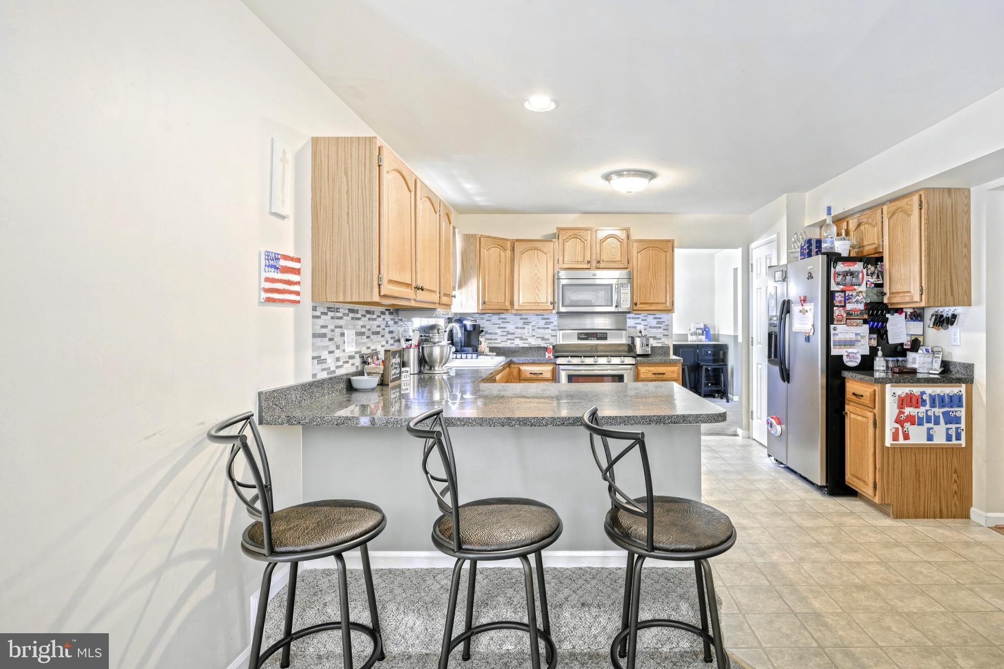 2625 Coldspring Road York, PA 17404 - Photo 9 of 30 Breakfast Bar