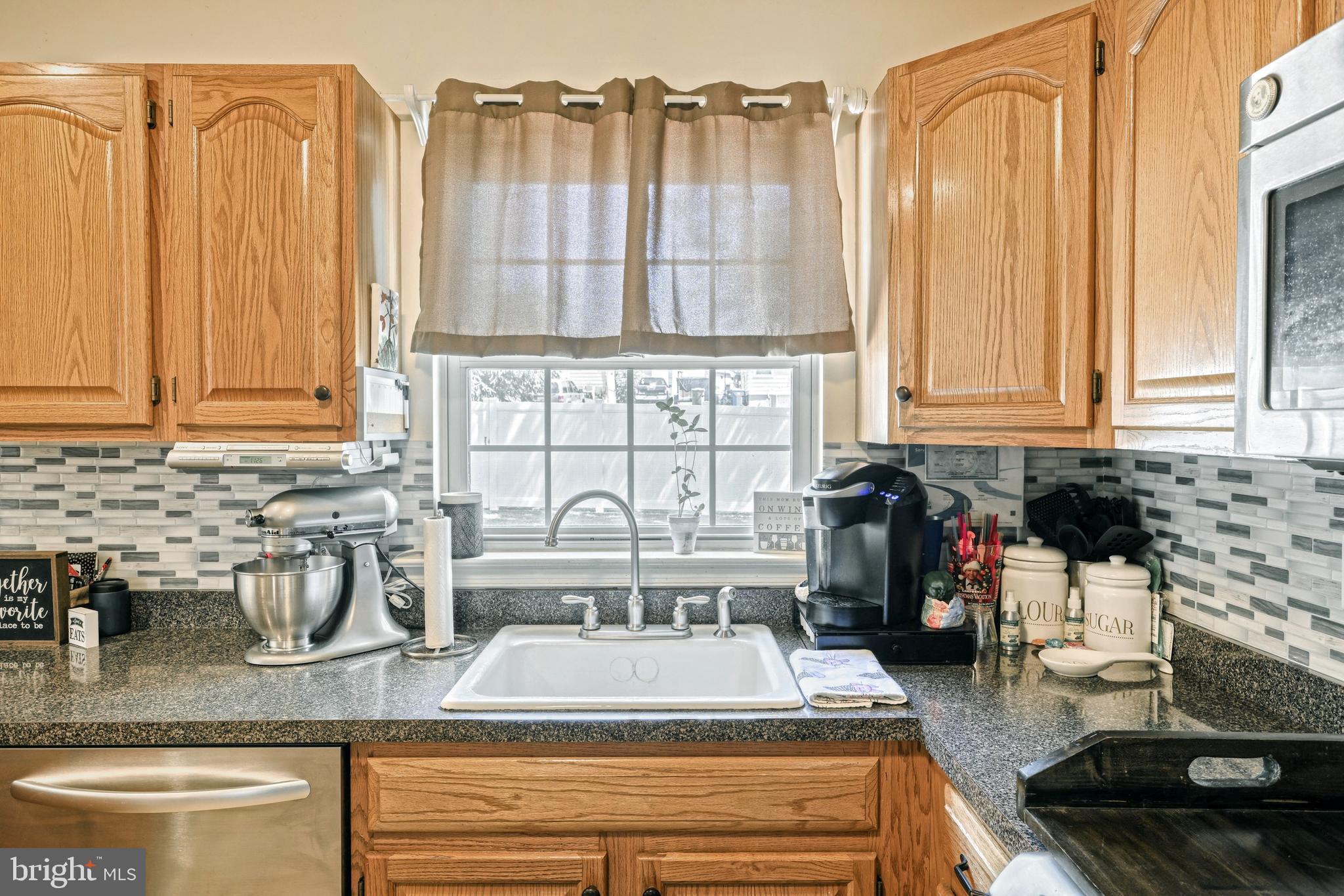 2625 Coldspring Road York, PA 17404 - Photo 10 of 30 Beautiful Backsplash and view to the back yard
