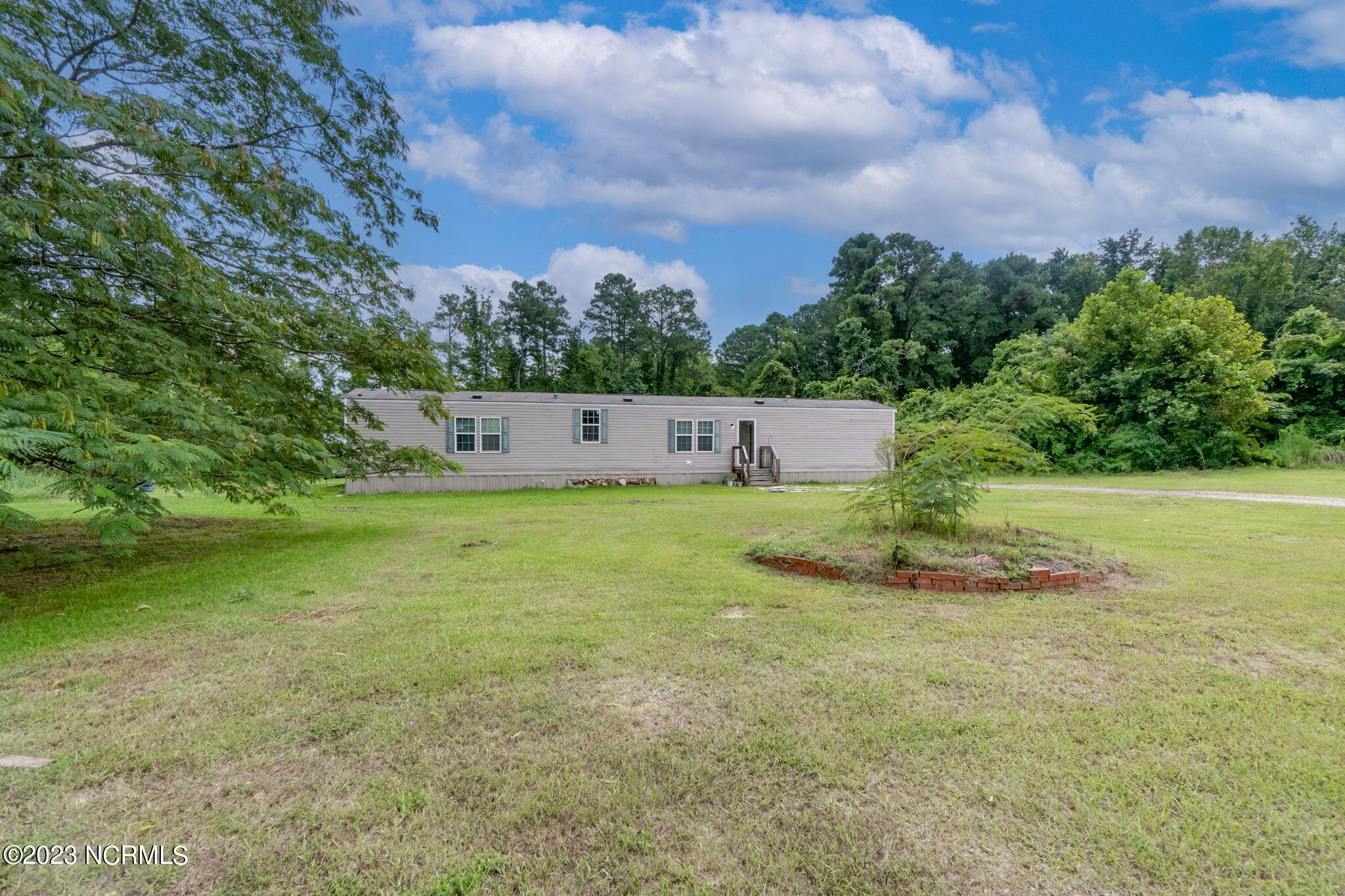 1338 Northside Road Elizabeth City, NC 27909 - Photo 2 of 20 2-web-or-mls-Done-7