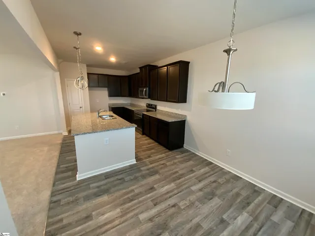 $1,850 | 16 Corsica Court, Simpsonville, SC 29681