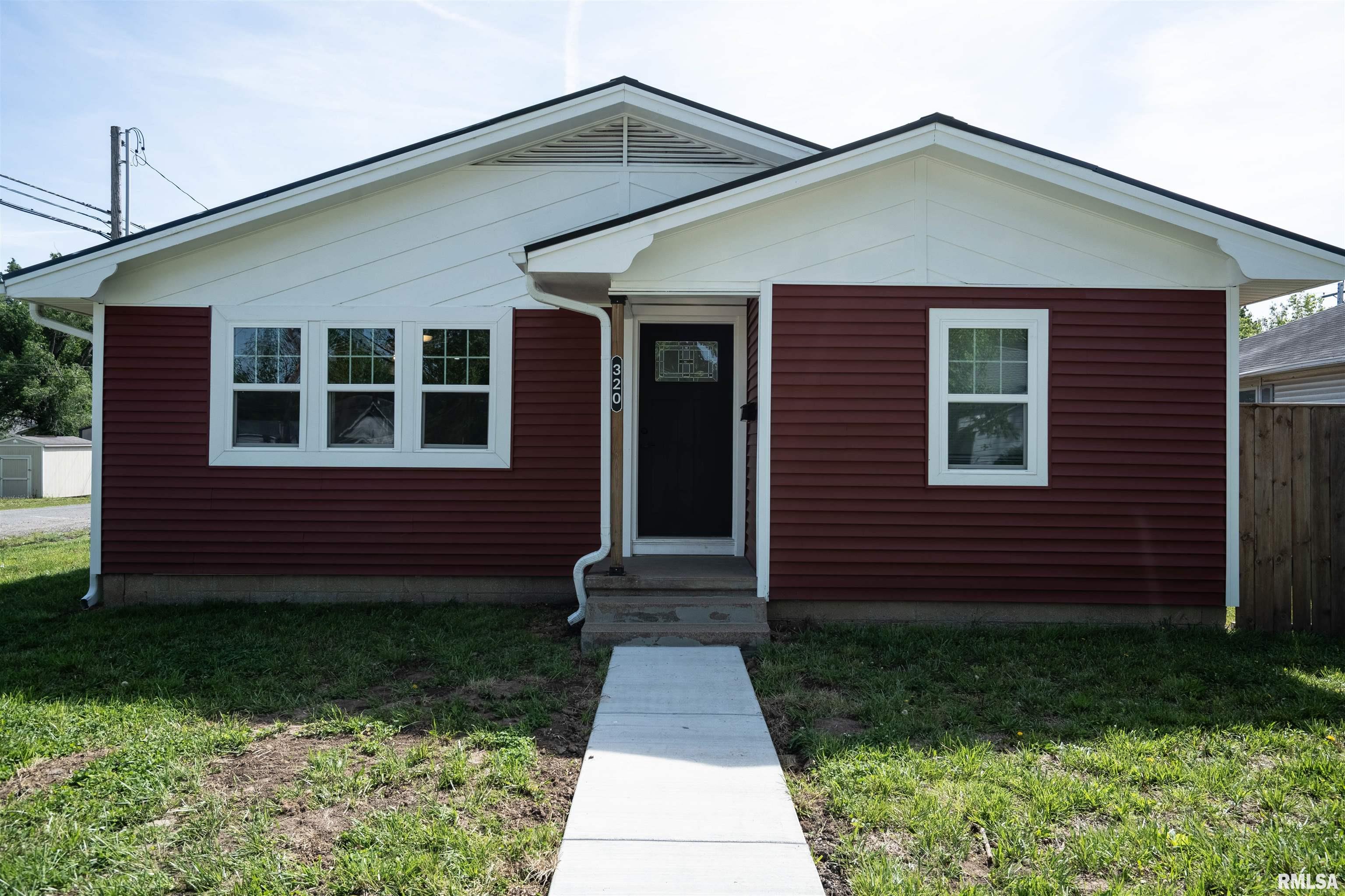 320 North 9th Street Herrin, IL 62948 - Photo 1 of 26