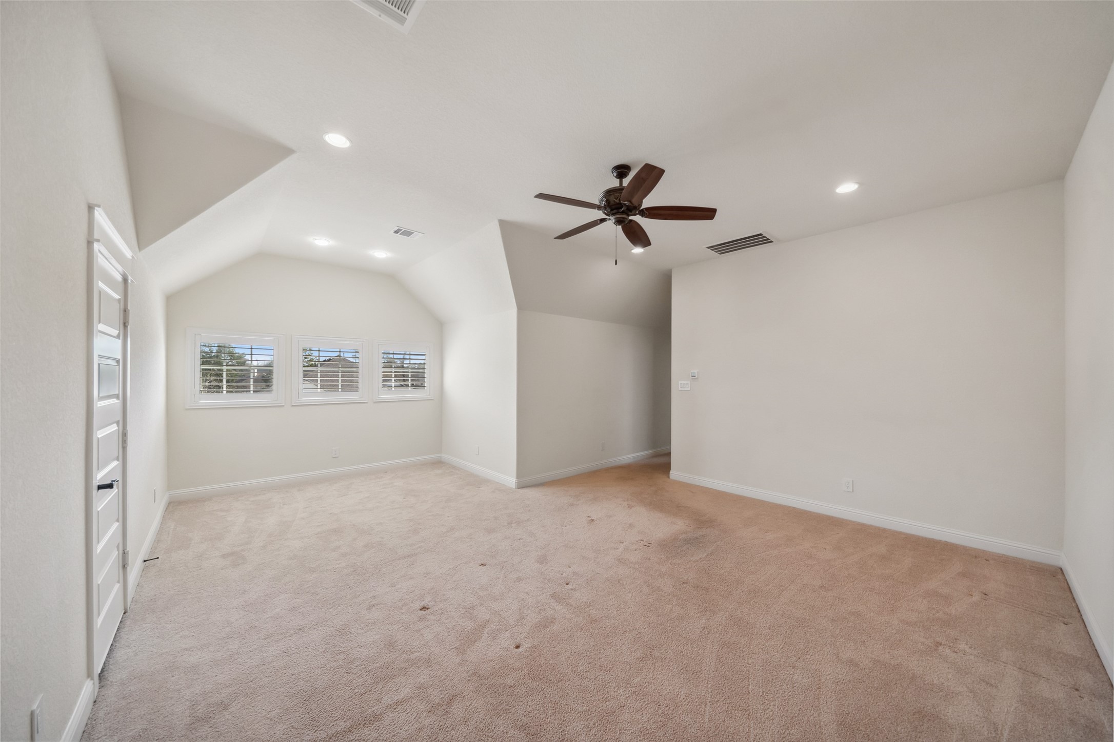 2149 Rope Maker Road Conroe, TX 77384 - Photo 23 of 45 a view of empty room with windows