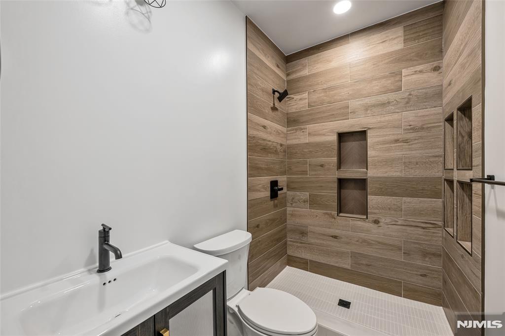 684 Closter Dock Road Closter, NJ 07624 - Photo 8 of 11