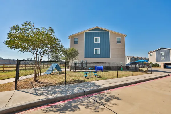 $1,950 | 21155 Gosling Road, Unit 18G, Spring, TX 77388