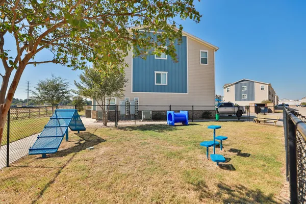$1,950 | 21155 Gosling Road, Unit 18G, Spring, TX 77388