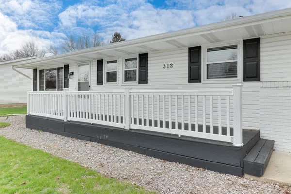$250,000 | 313 South School Street, Minier, IL 61759