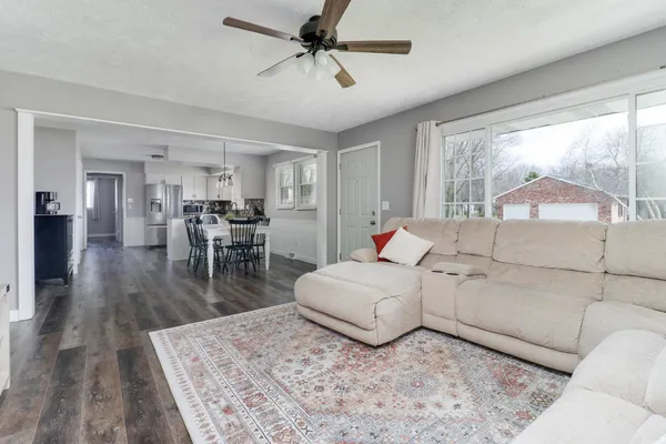 $250,000 | 313 South School Street, Minier, IL 61759