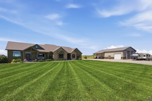 $735,000 | 5231 Northwest Valencia Road, Silver Lake, KS 66539