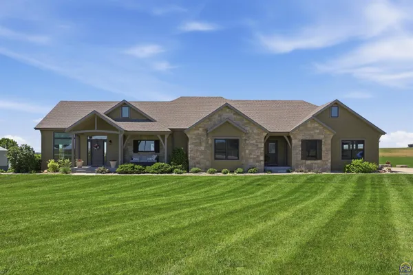$735,000 | 5231 Northwest Valencia Road, Silver Lake, KS 66539