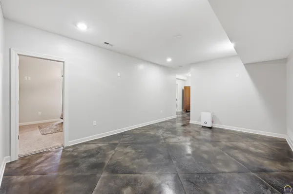 $735,000 | 5231 Northwest Valencia Road, Silver Lake, KS 66539