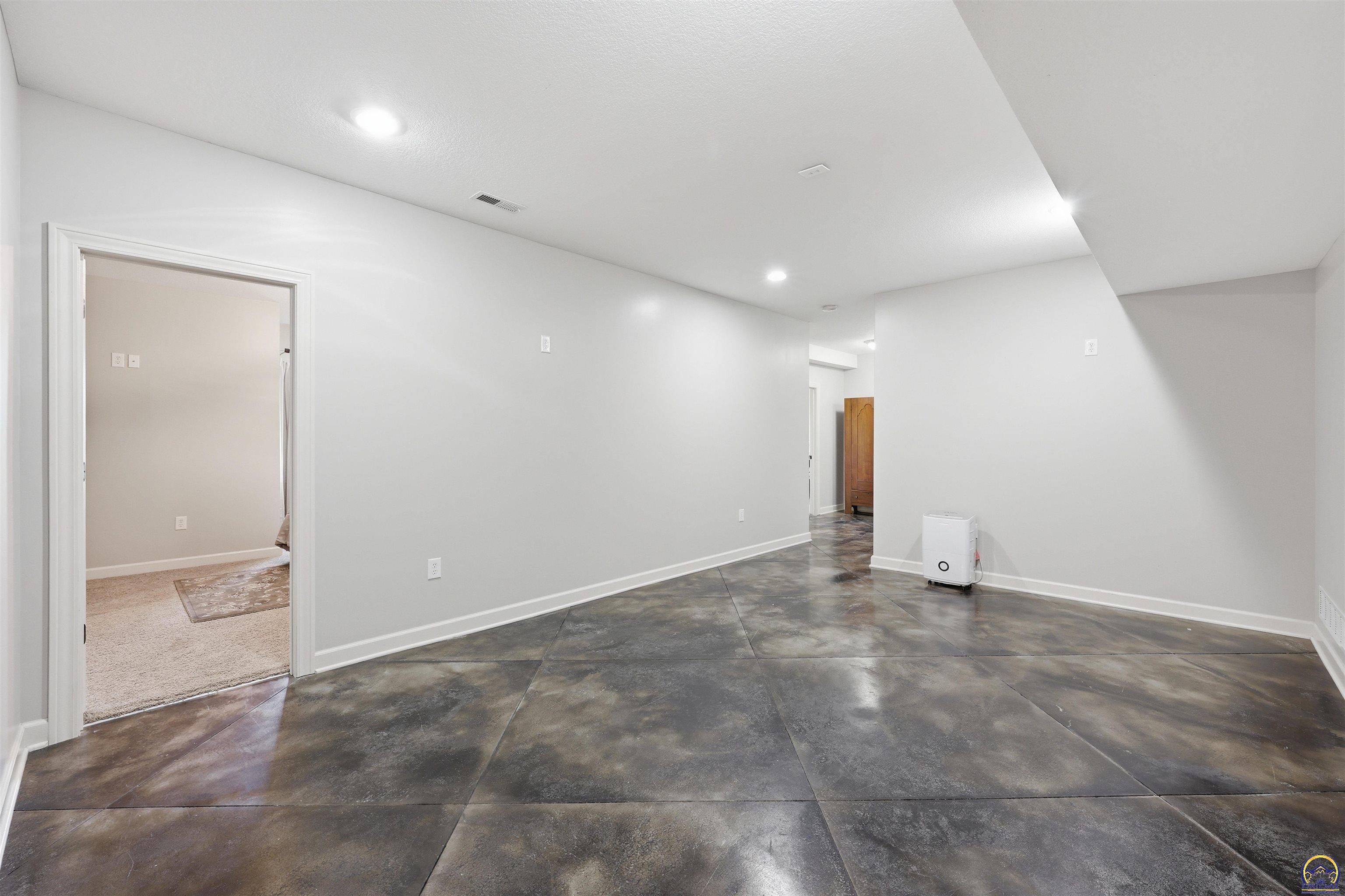 5231 Northwest Valencia Road Silver Lake, KS 66539 - Photo 37 of 65