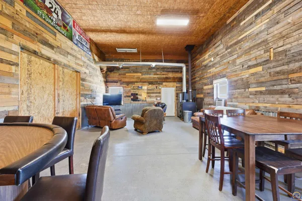 $735,000 | 5231 Northwest Valencia Road, Silver Lake, KS 66539