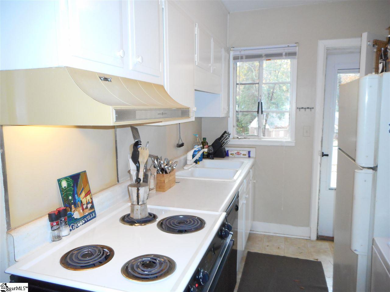 600 University Ridge, Unit 16 Greenville, SC 29601 - Photo 5 of 12 Gallery Image 5
