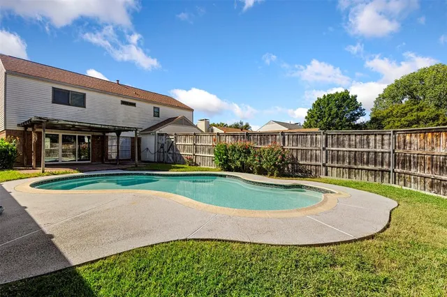 $2,550 | 901 Pyramid Drive, Garland, TX 75040