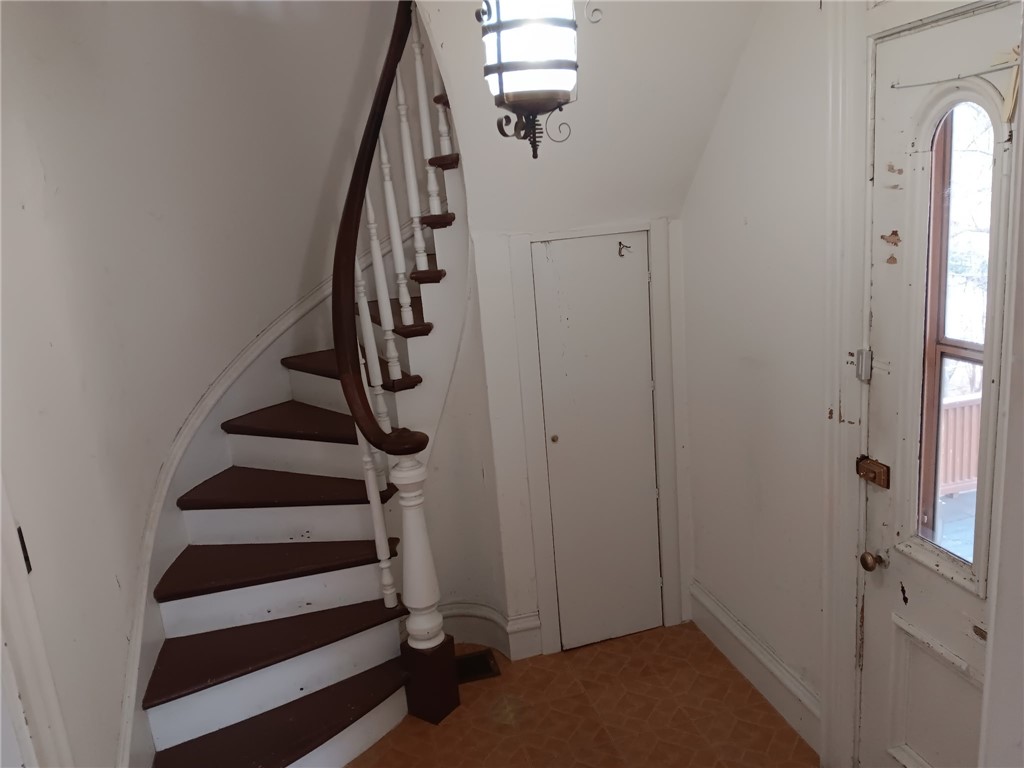 44 Elm Street Oneonta, NY 13820 - Photo 11 of 49