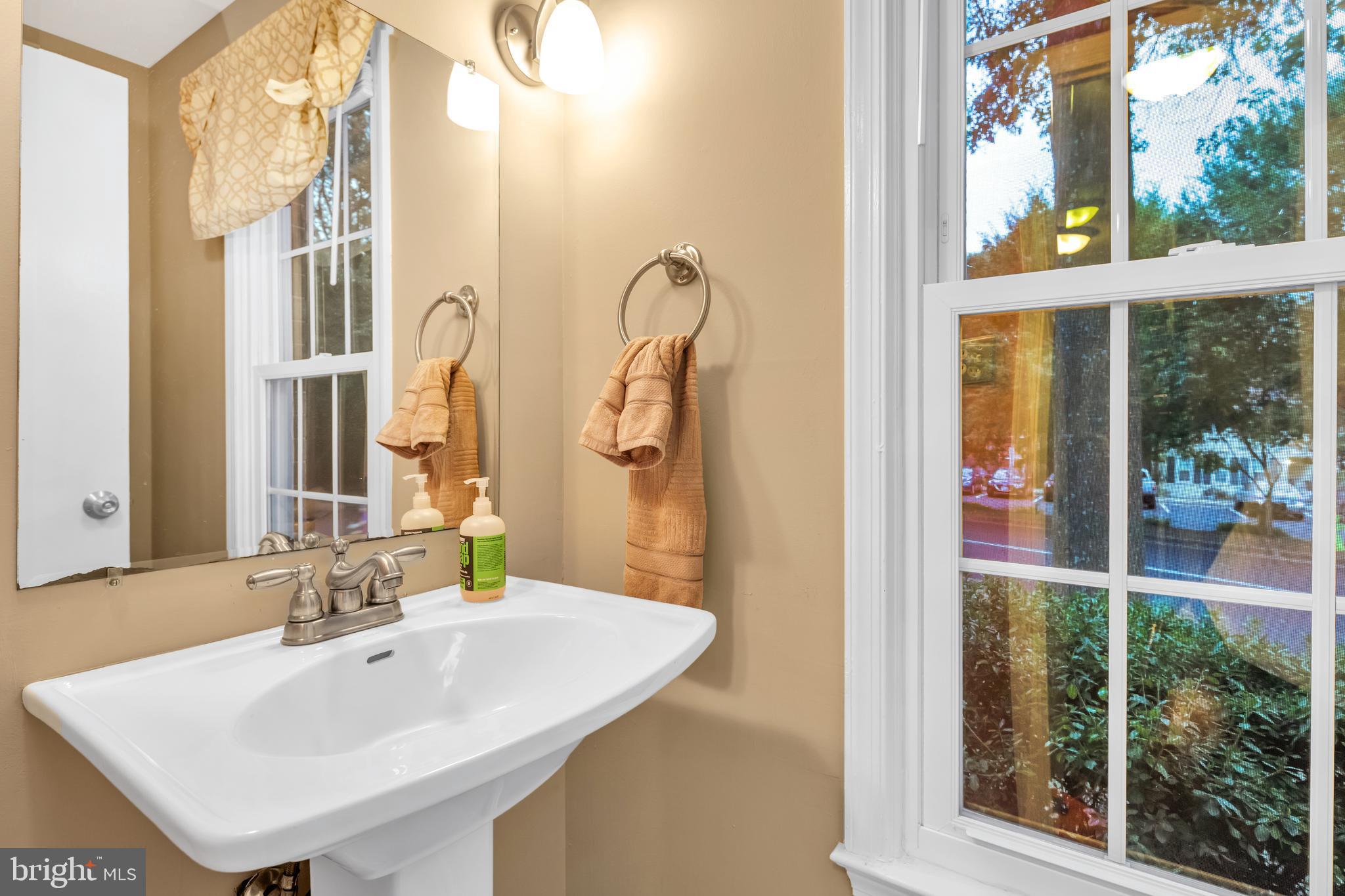 2188 Greenkeepers Court Reston, VA 20191 - Photo 8 of 30 Gallery Image 8